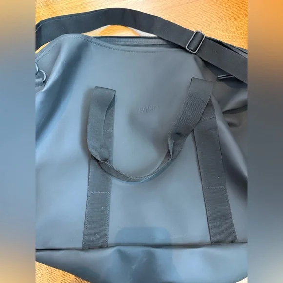 Rains Waterproof Duffle Bag Black - Picture 2 of 3